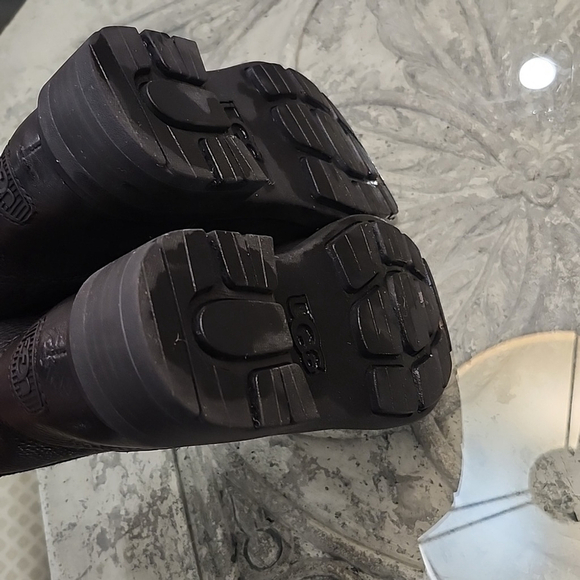 UGG HARRISON Women's CHELSEA BOOTS LIKE NEW SZ 9 - Picture 8 of 14